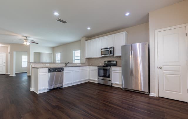 11403  Dodson Trl, San Antonio, TX 78245 — photo 13