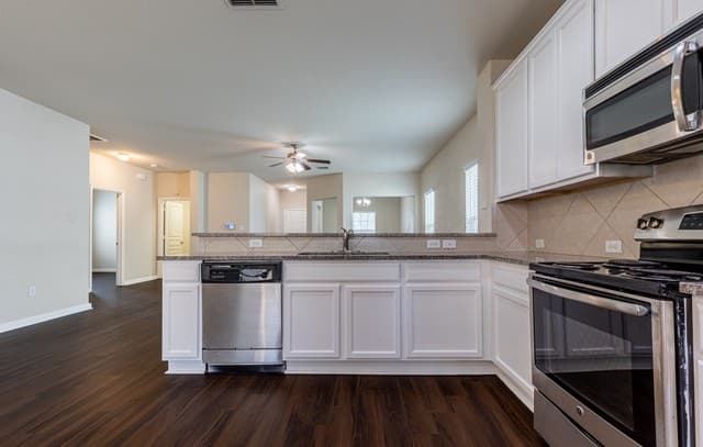 11403  Dodson Trl, San Antonio, TX 78245 — photo 15