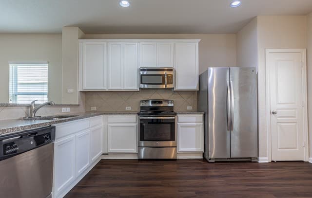 11403  Dodson Trl, San Antonio, TX 78245 — photo 16