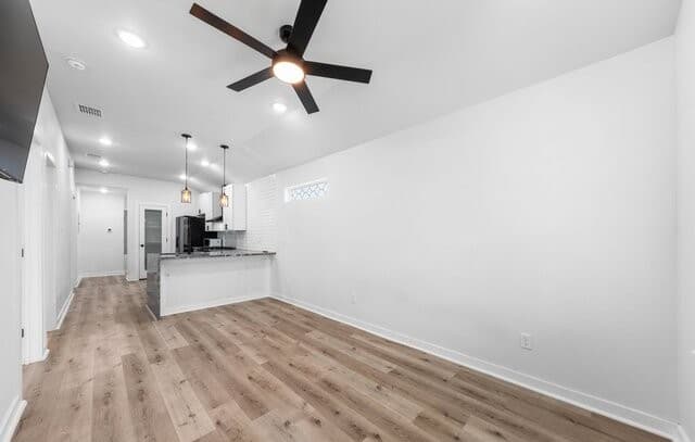 329  Saint Francis, San Antonio, TX 78204 — photo 5