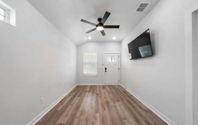 329  Saint Francis, San Antonio, TX 78204 — photo 9