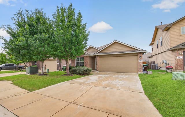 906  Red Crossbill, San Antonio, TX 78253 — photo 2