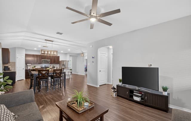 906  Red Crossbill, San Antonio, TX 78253 — photo 20