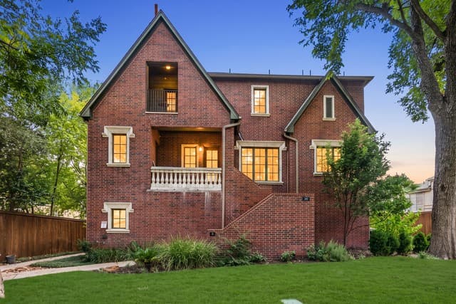 210  Arcadia Pl Unit 4