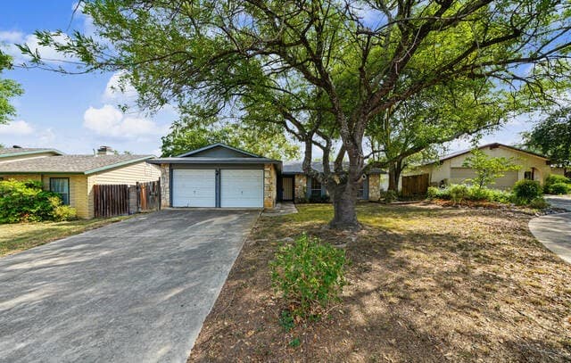 5910  Patrick Henry St, San Antonio, TX 78233 — photo 2
