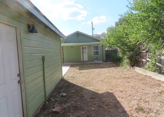 110  Alexander Rd, San Antonio, TX 78201 — photo 17
