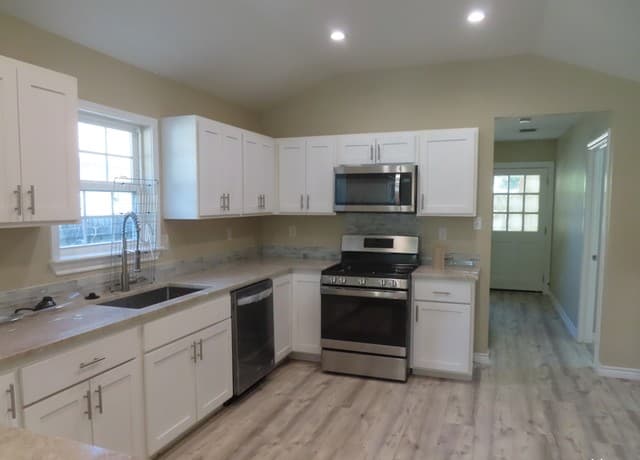 110  Alexander Rd, San Antonio, TX 78201 — photo 5