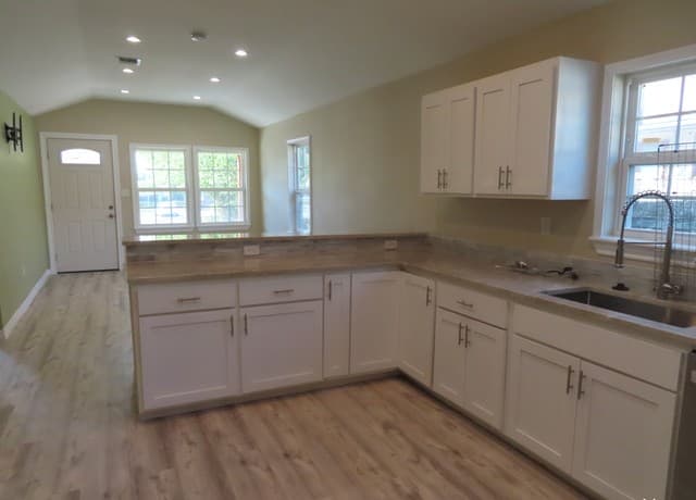 110  Alexander Rd, San Antonio, TX 78201 — photo 6