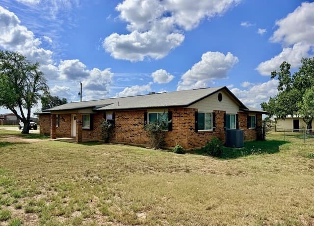 611 Deer Trail dr