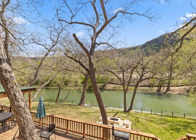 1806  Ponderosa Dr, New Braunfels, TX 78132 — photo 2
