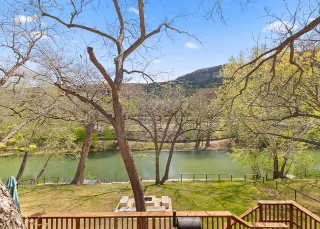 1806  Ponderosa Dr, New Braunfels, TX 78132 — photo 3