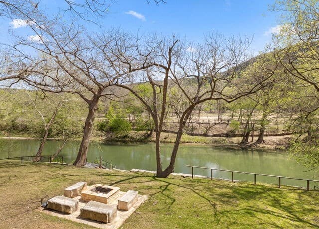 1806  Ponderosa Dr, New Braunfels, TX 78132 — photo 4