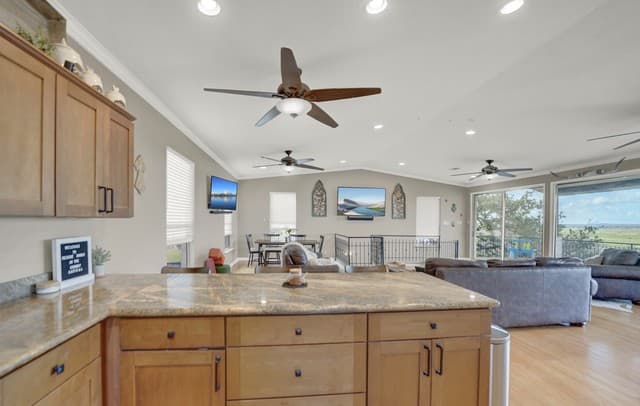 518  Park, Bandera, TX 78003 — photo 11