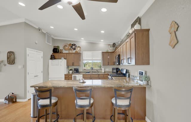 518  Park, Bandera, TX 78003 — photo 12