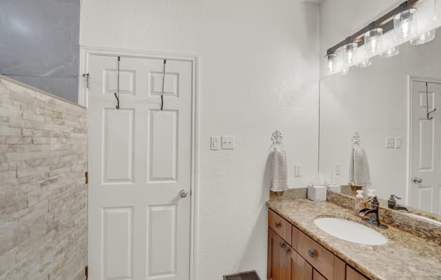 518  Park, Bandera, TX 78003 — photo 21