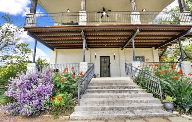 518  Park, Bandera, TX 78003 — photo 4