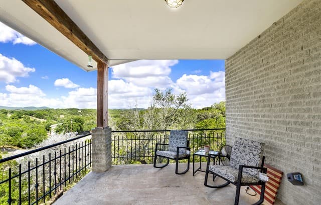 518  Park, Bandera, TX 78003 — photo 6