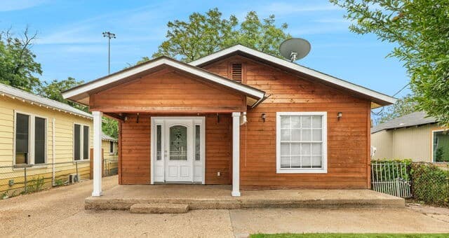 202 E Lubbock