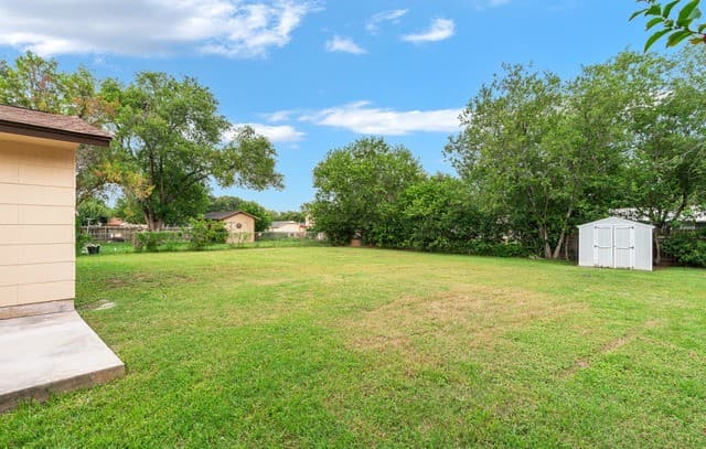212  Avenue F, Converse, TX 78109 — photo 10