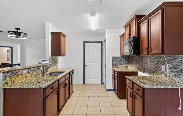 12207  Claiborne, San Antonio, TX 78252 — photo 3