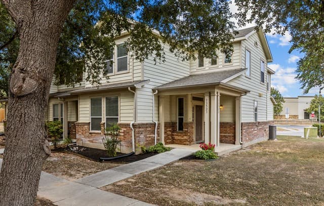 13523  Bristow Dawn