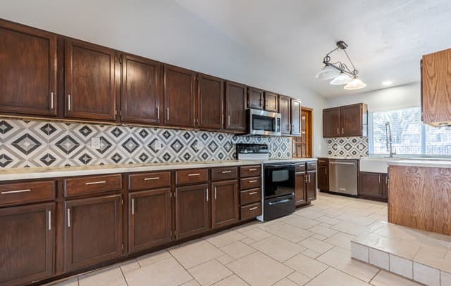 5815  Lost Crk, San Antonio, TX 78247 — photo 13