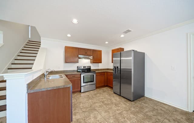 10615  Bearwolf Bay, San Antonio, TX 78245 — photo 12