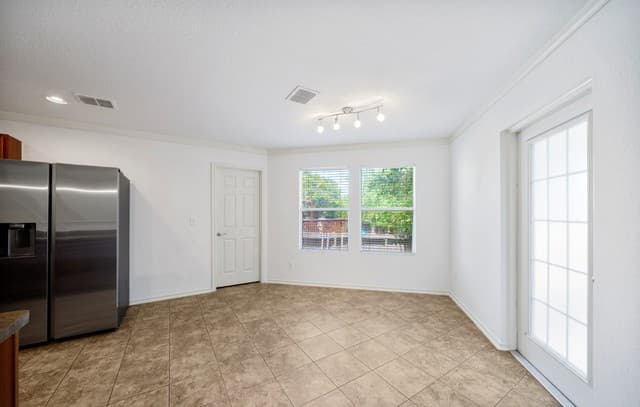 10615  Bearwolf Bay, San Antonio, TX 78245 — photo 17