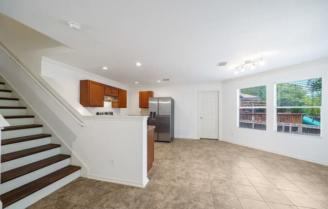 10615  Bearwolf Bay, San Antonio, TX 78245 — photo 19