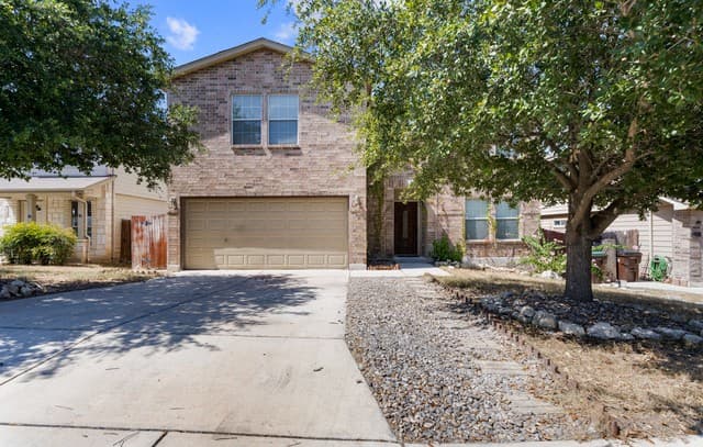 10615  Bearwolf Bay, San Antonio, TX 78245 — photo 2