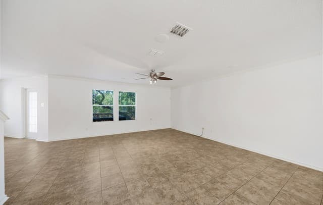 10615  Bearwolf Bay, San Antonio, TX 78245 — photo 8