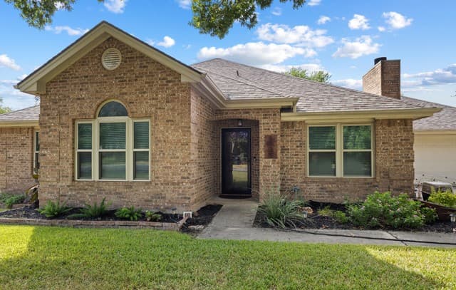 1935  Tiara Dr, New Braunfels, TX 78130 — photo 3