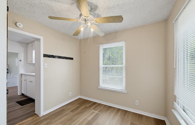 18627  Hillside Drive, Helotes, TX 78023 — photo 8