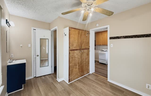 18627  Hillside Drive, Helotes, TX 78023 — photo 9