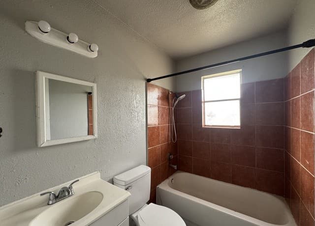 9013  Garnett Ave, San Antonio, TX 78221 — photo 6
