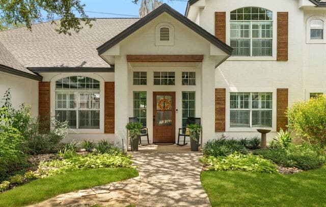 37  Inwood Heights Dr N