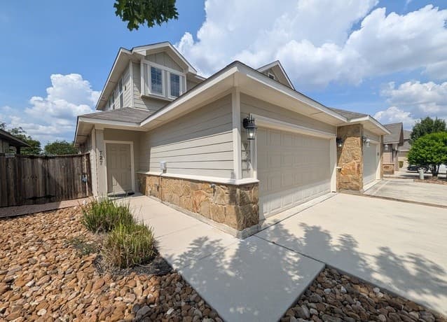 727 Gristmill Dr