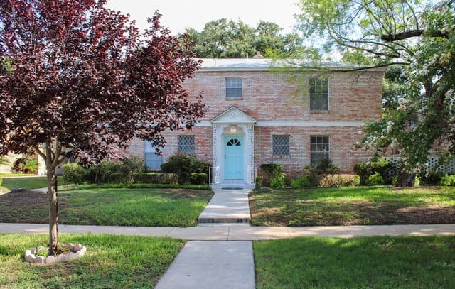 331 E Rosewood