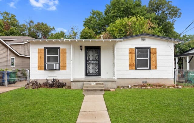 443 Walton Ave