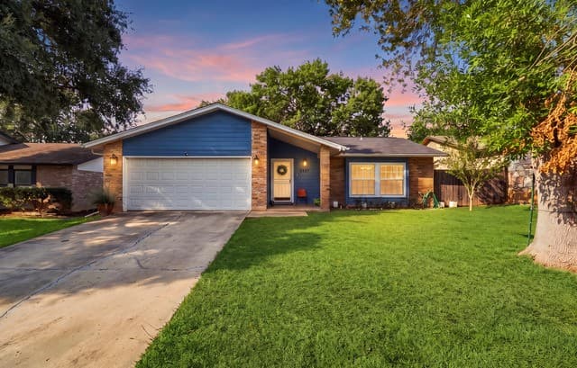 6647  Country Field Dr