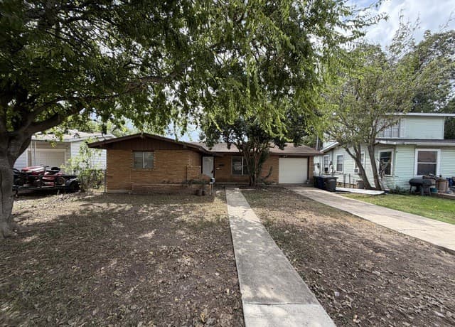 318  Como St