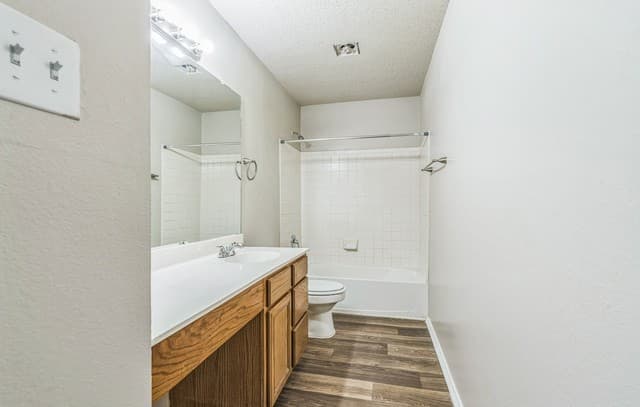 7427  Legend Point, San Antonio, TX 78244 — photo 11