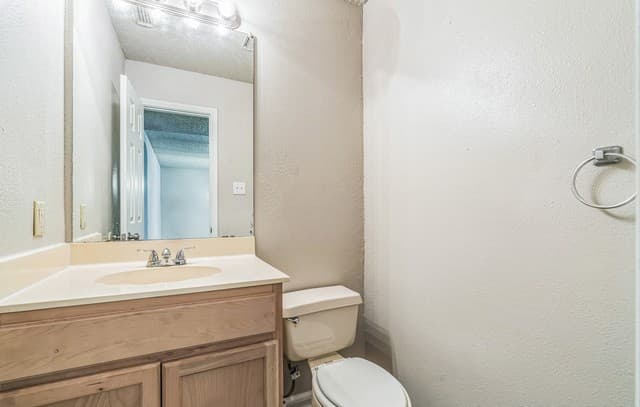 7427  Legend Point, San Antonio, TX 78244 — photo 12