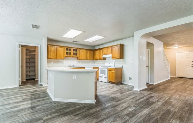 7427  Legend Point, San Antonio, TX 78244 — photo 6