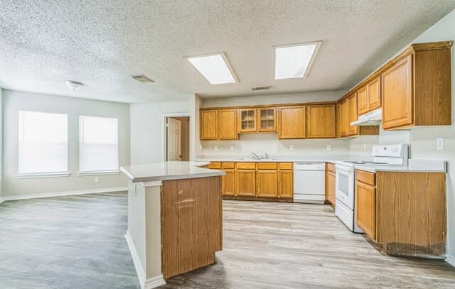 7427  Legend Point, San Antonio, TX 78244 — photo 8