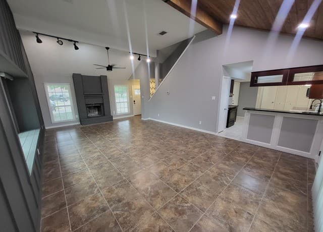 3502  Pavillion Circle, San Antonio, TX 78247 — photo 6