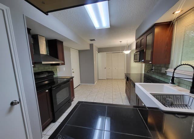 3502  Pavillion Circle, San Antonio, TX 78247 — photo 9