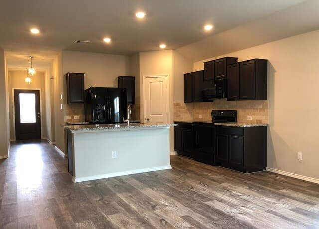 5923  Sunshine Smt, Converse, TX 78109 — photo 4