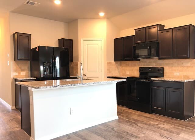 5923  Sunshine Smt, Converse, TX 78109 — photo 5