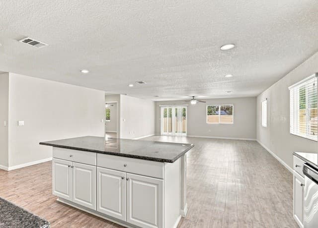 10203  Relic Oaks, San Antonio, TX 78240 — photo 12